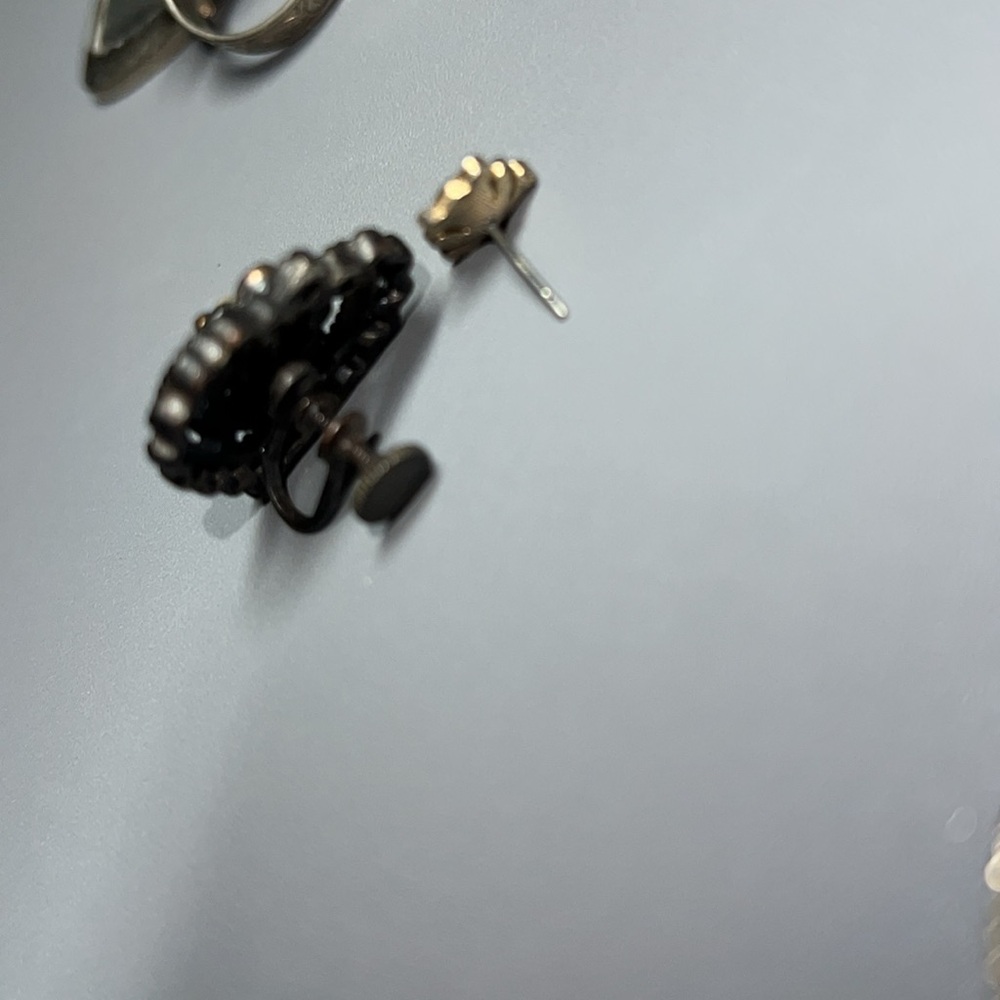 Old Vintage Jewelry; lot of 16 Items. - Picture 10 of 13